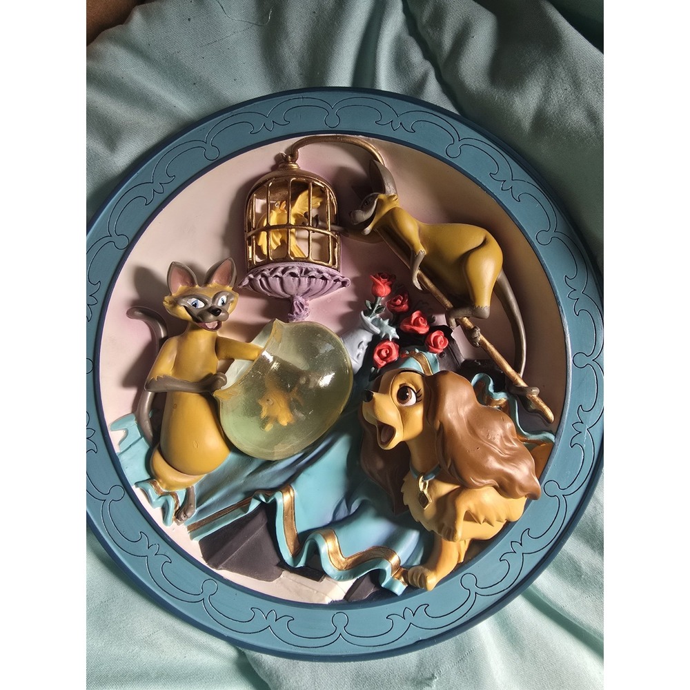 Lady & The Tramp 1995 Disney We Are Siamese 3D Collectors Plate